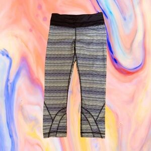 LULULEMON Athletica Wunder Under 7/8 Tight Size 4 Blue/White/Black EUC